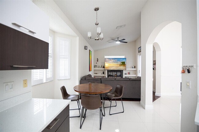 Building Photo - 4737 Chalfont Dr