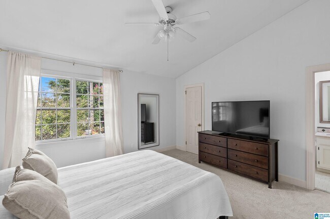 Building Photo - 1227 33rd St S