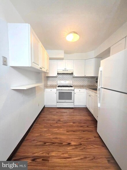 Primary Photo - 9771 Hilspach St