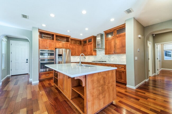 Building Photo - Stunning 4-Bedroom Home in Plumas Lake