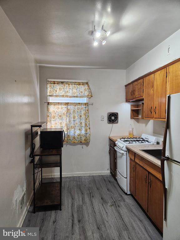 Building Photo - 3817 Birchview Ave
