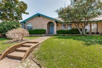 Building Photo - 7434 Woodthrush Dr