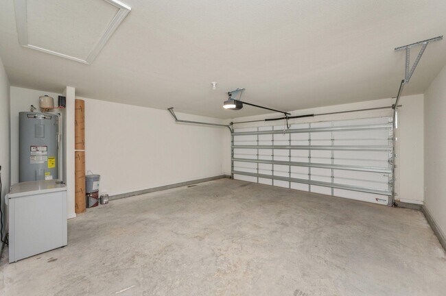 Building Photo - 4378 Jitterbug St