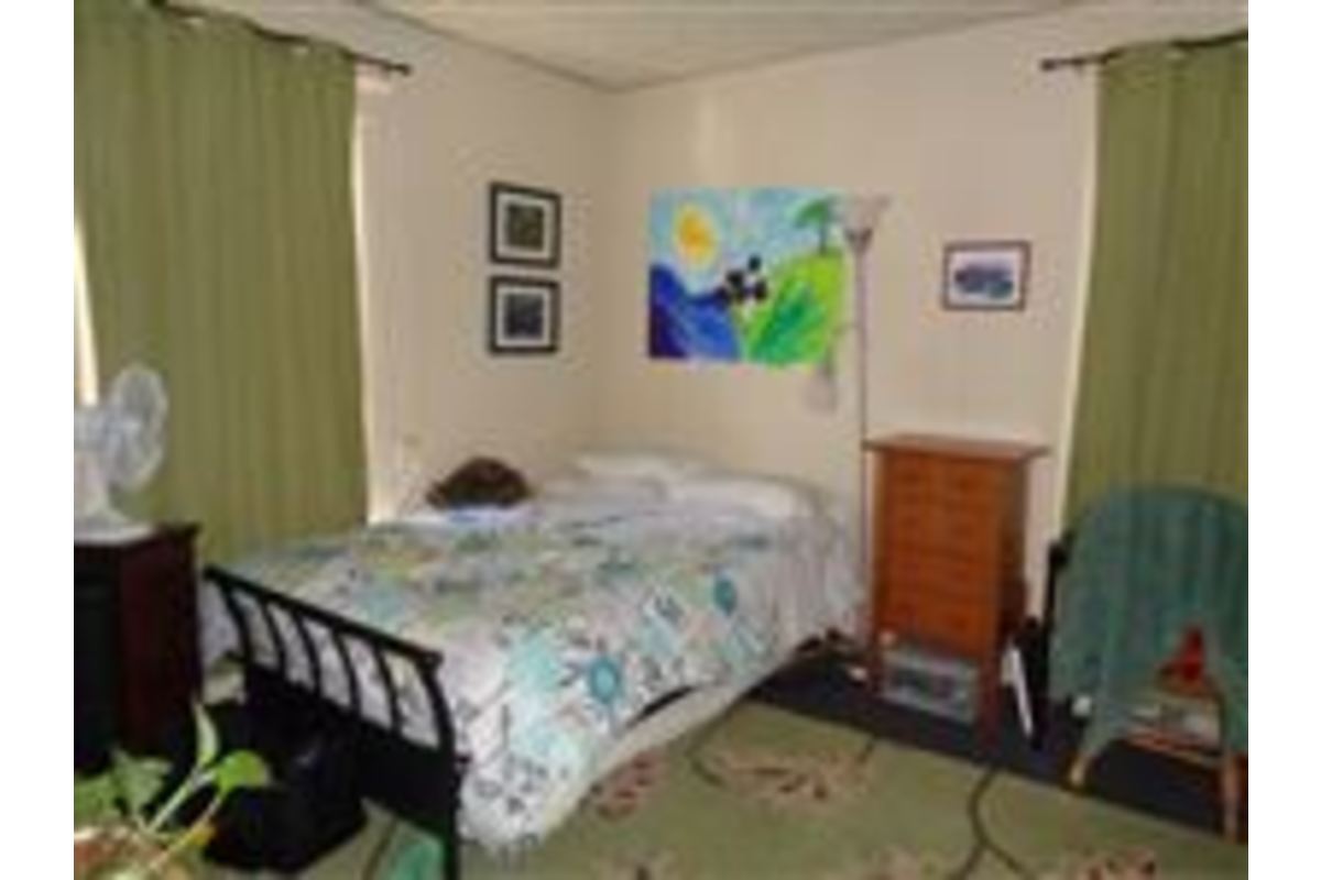 Building Photo - 221 N Ashley St