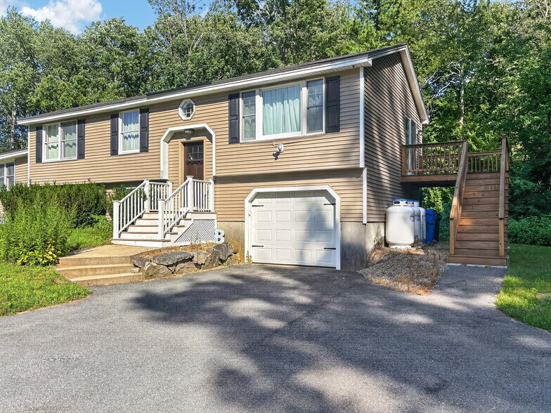 Building Photo - 129 Dracut Rd