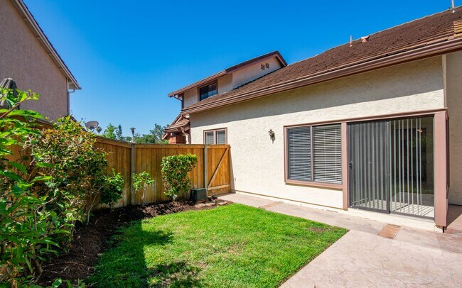 Building Photo - Wonderful 3BR/2.5BA La Costa Home!!!