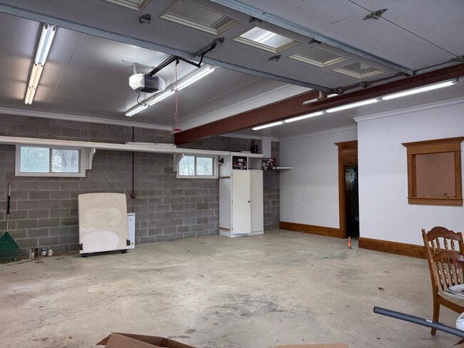 Building Photo - 6916 Danielle Rd