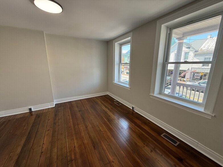 Bedroom - 13 N Main St