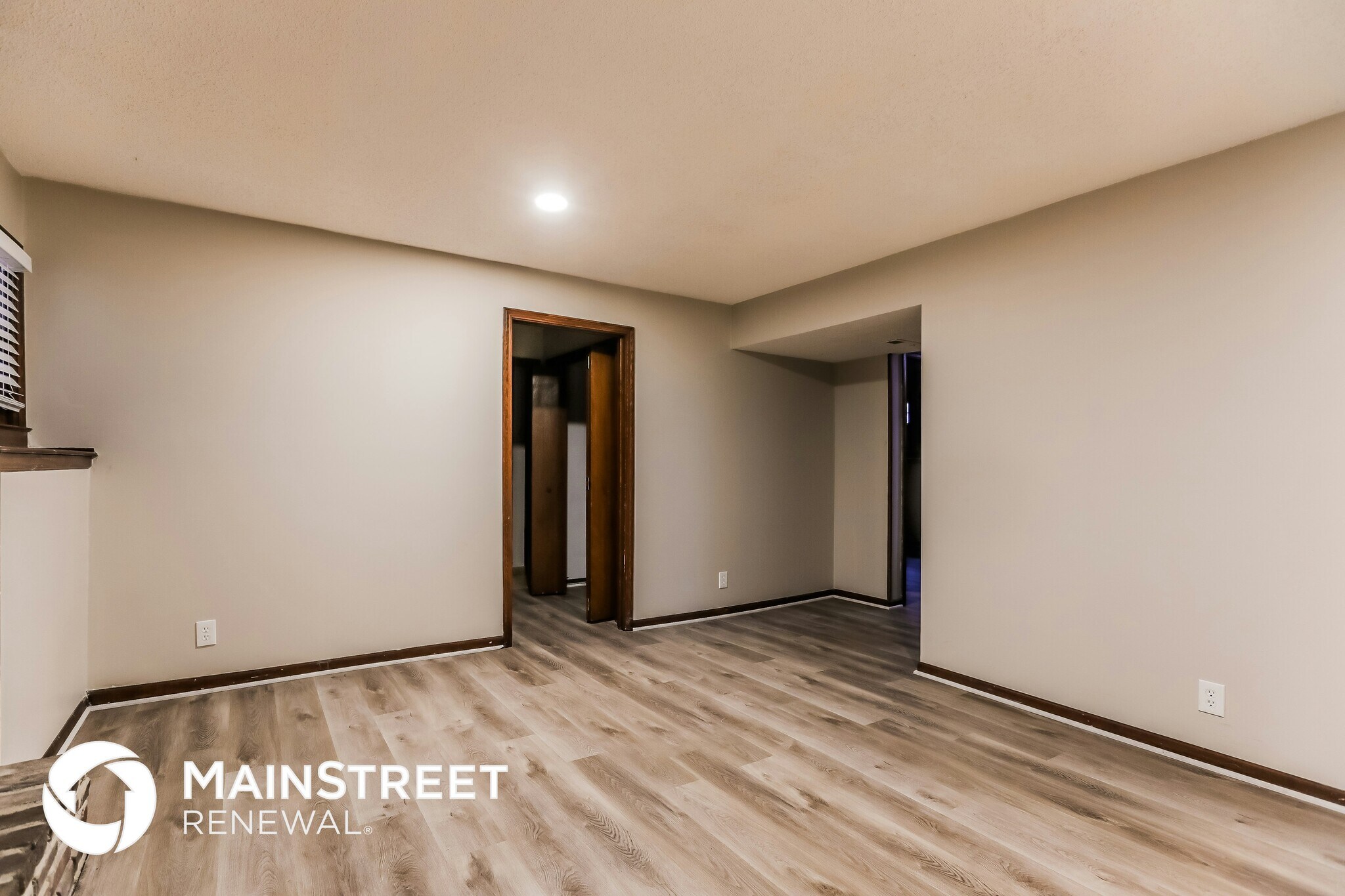 Building Photo - 14835 S Locust St