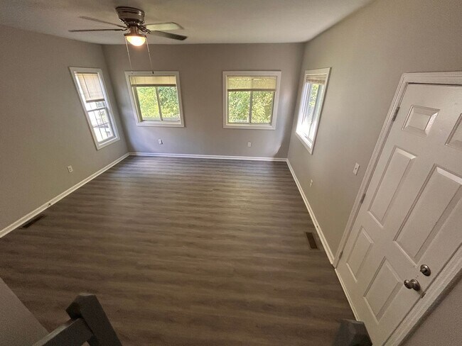 Building Photo - 3908 Timbercrest Dr NW