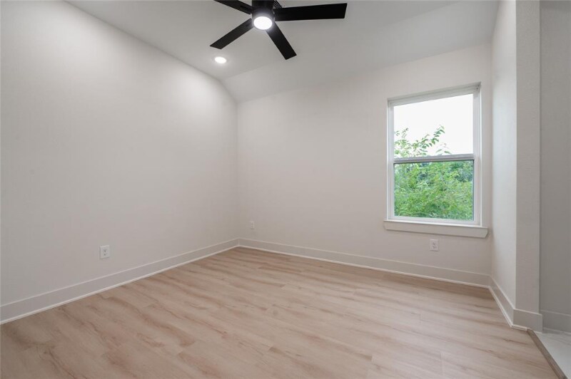 Building Photo - 8122 Corinth St