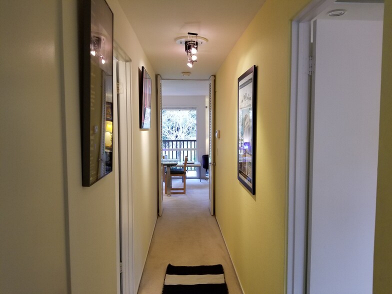 Hallway - 72 Surrey Ln