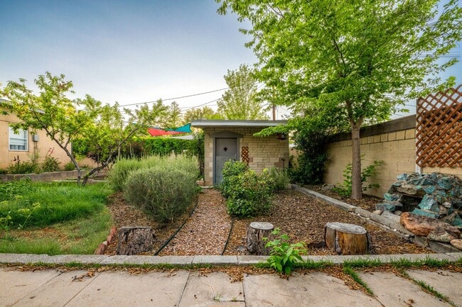 Building Photo - 1814 Tewa Rd