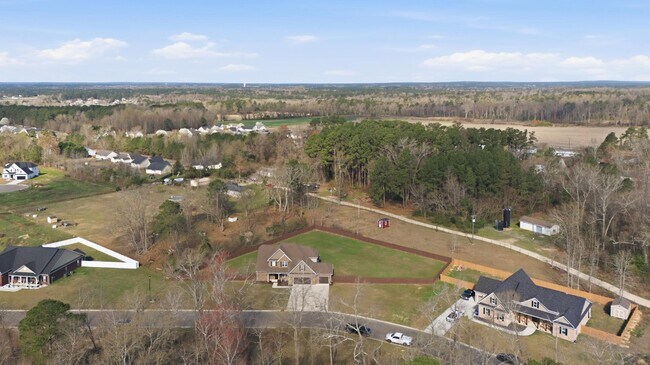 Building Photo - 206 Leland Ln