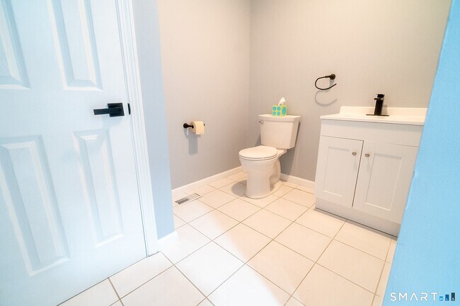 Building Photo - 39 Coram Rd