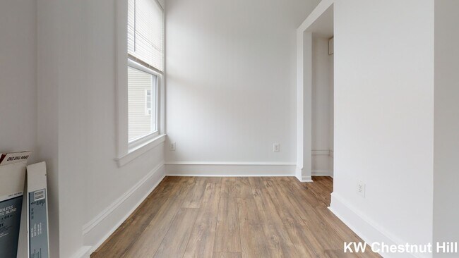 Building Photo - 2817 Washington St