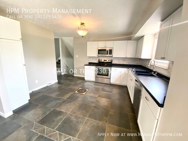 Building Photo - 2047 Zircon St NE