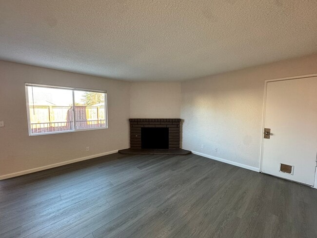 Building Photo - 22221 I St