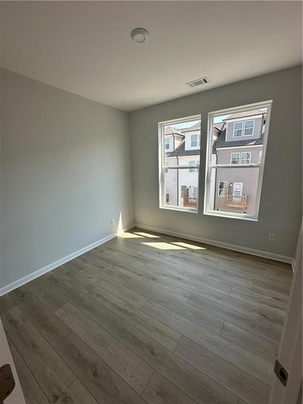 Building Photo - 352 Skylar Ct SE