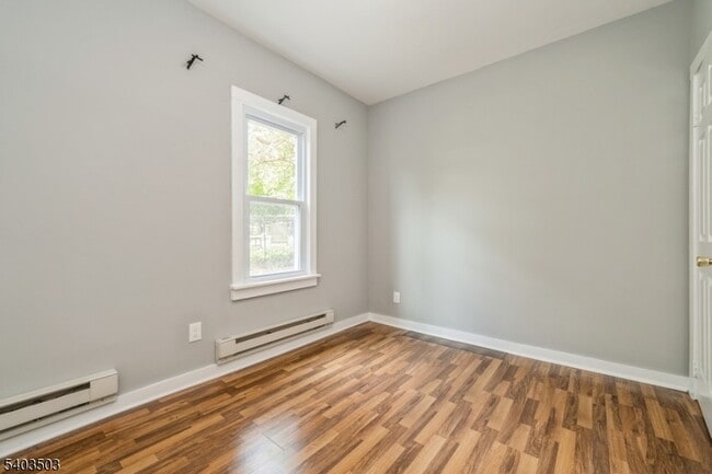 Building Photo - 97 Allen St