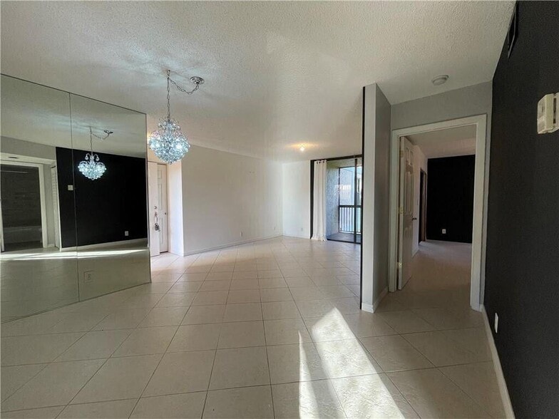 Building Photo - 5701 Riverside Dr