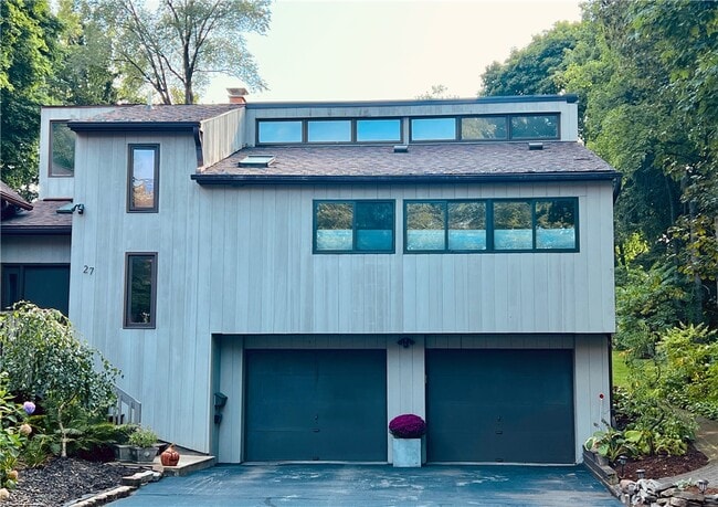 Building Photo - 27 Hoyt Pl