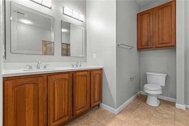 Building Photo - 302 Laurel court
