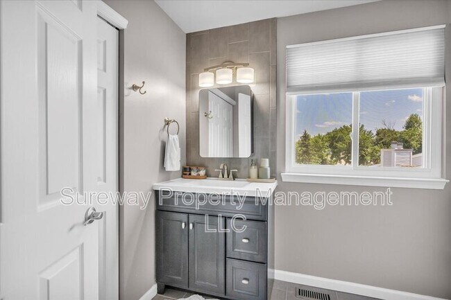 Building Photo - 4708 Daniel Ln