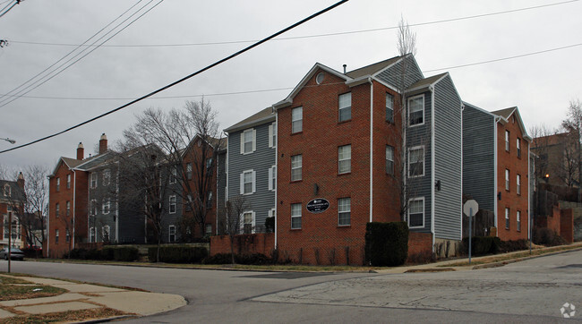 Building Photo - Highland Commons Apartments