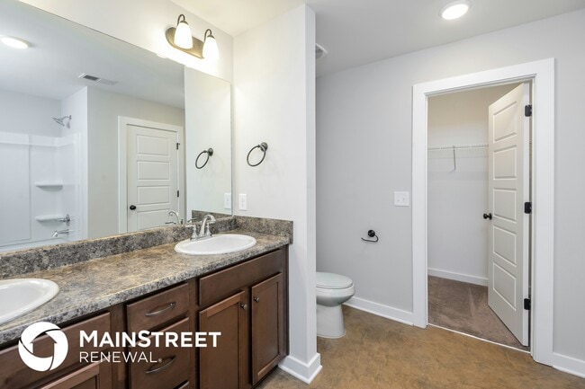 Building Photo - 865 Maple Trce