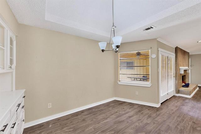 Building Photo - 2407 Meadow Creek Dr
