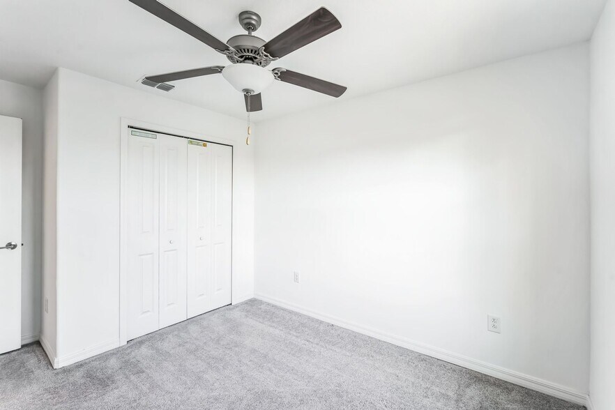 Building Photo - 9923 Jackfruit Ct