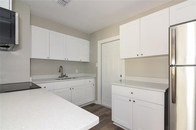 Building Photo - 5224 Puritan Ave