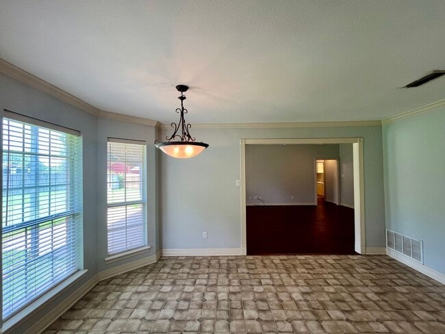 Building Photo - 16780 Terrebone Dr.