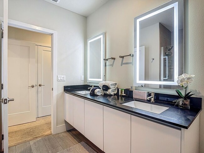 Building Photo - 17204 Blessing Dr