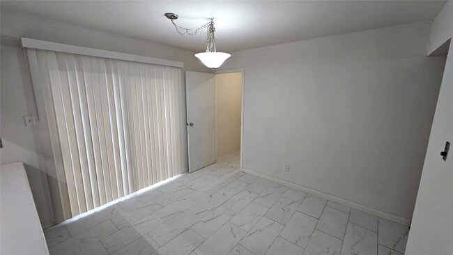 Building Photo - 975 N Red Cedar Cir