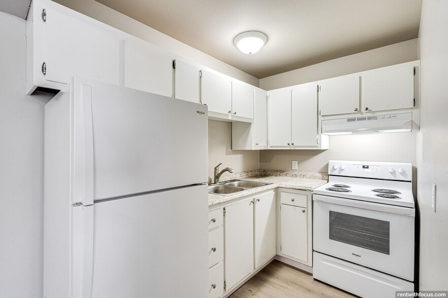 Building Photo - 671 S. Western Ave.