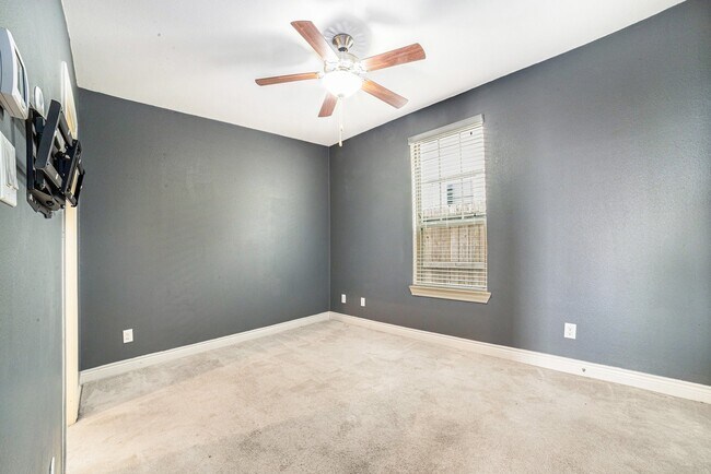 Building Photo - 5311 Kiam St