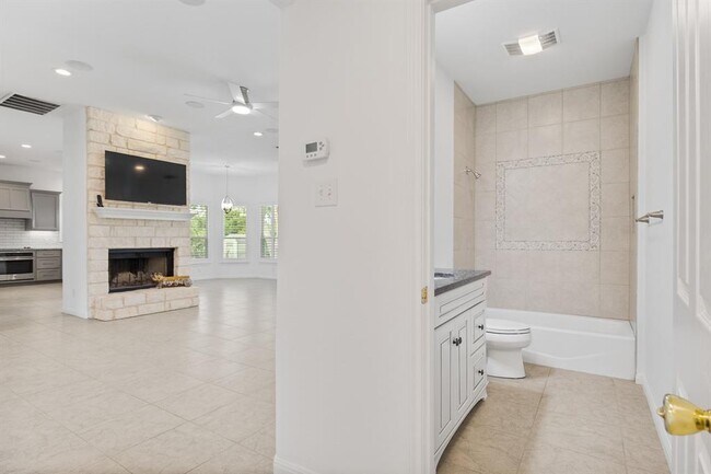 Building Photo - 20904 Apache Plum Ln