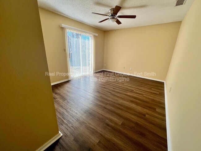 Building Photo - 1112 Tancred St