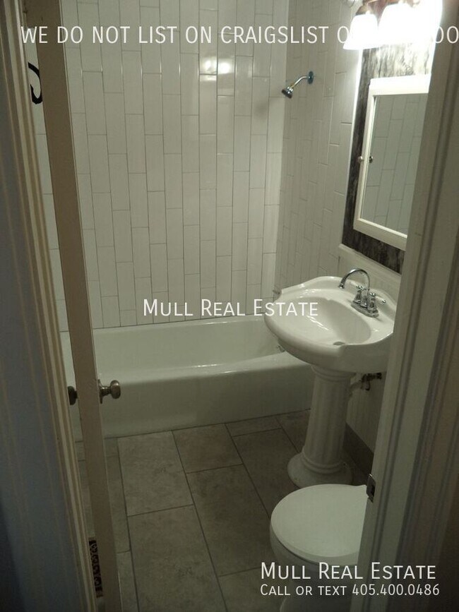 Building Photo - Affordable 2 bed 1 bath home on the NW sid...