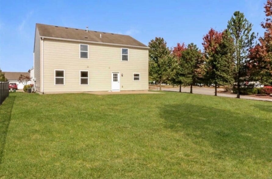 Building Photo - 141 Liberty Torch Ct
