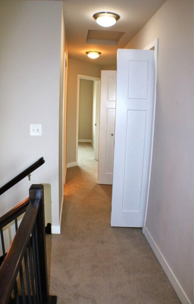 Building Photo - $2,000 | 3 Bedroom, 3 Bathroom Townhome | Pet Friendly | Available for August 1st, 2026 Move In!