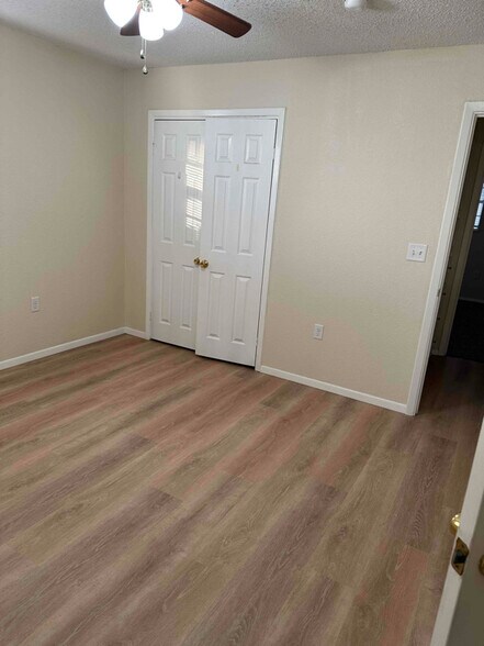 Building Photo - 121 Cactus Dr