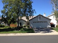 Building Photo - 3367 Chapelle Dr