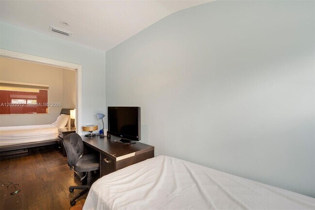 Building Photo - 317 Poinciana Island Dr