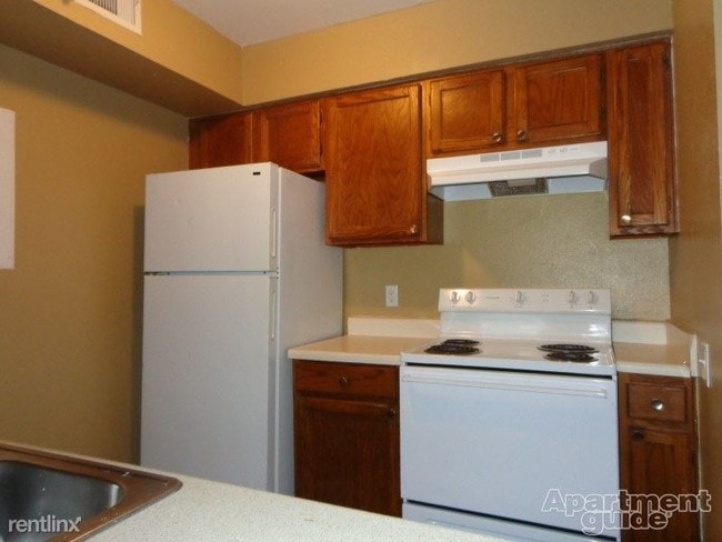 Building Photo - 2 br, 2 bath Townhome - Parkside Townhomes...