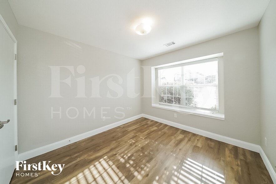 Building Photo - 6412 Regina Dr