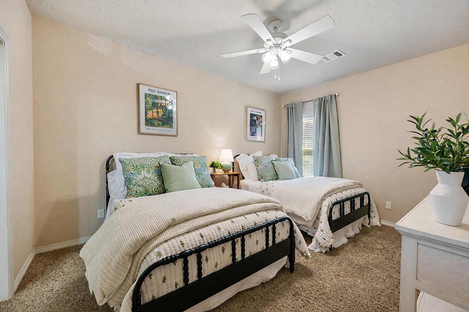 Building Photo - 1416 Cres Ridge Dr