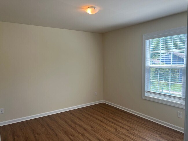 Building Photo - 73 Shell Hall Way